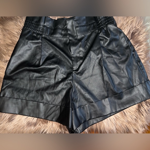 Zara Black Waxed Effect Shorts - Size Large - NWT - Picture 5 of 11